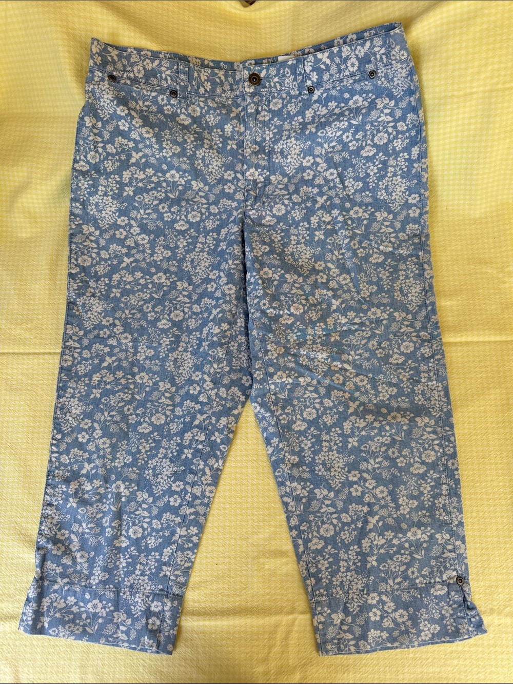 Liz Claiborne White Floral on Light Blue Pants